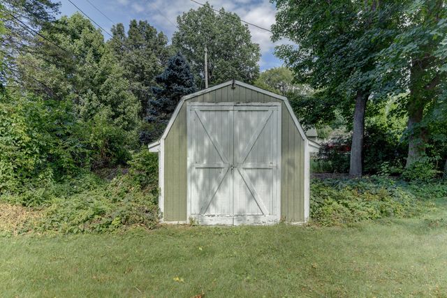 515 S Park Drive, Chesterton, IN 46304