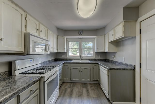515 S Park Drive, Chesterton, IN 46304