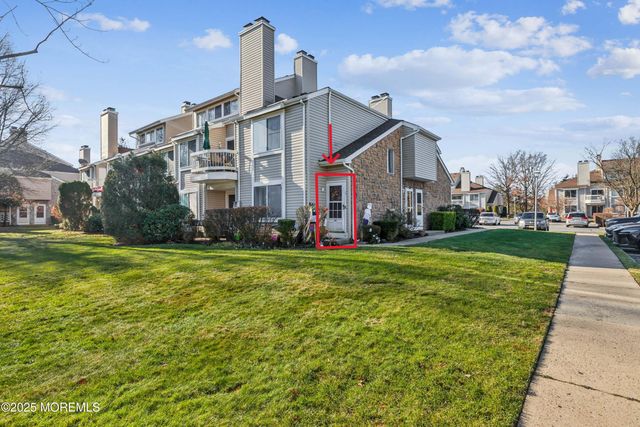 36 Farnham Square, Parlin, NJ 08859