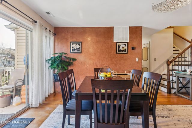 36 Farnham Square, Parlin, NJ 08859