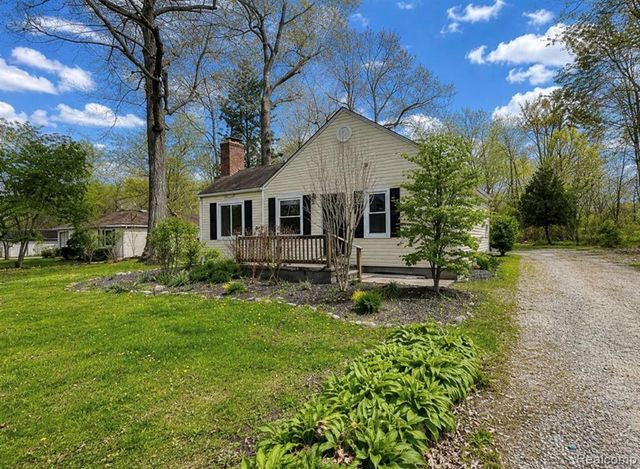 3428 Hazelton Avenue, Rochester Hills, MI 48307