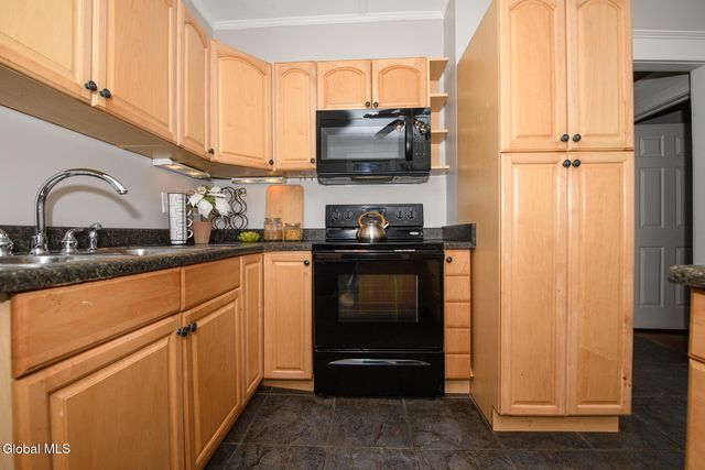 1146 Glenwood Boulevard, Schenectady, NY 12308