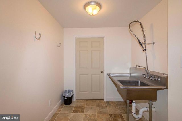 2203 CAMPBELL RD, Keswick, VA 22947