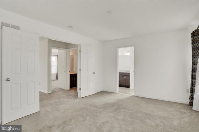 6038 STATION CIRCLE RD, Harrisburg, PA 17111