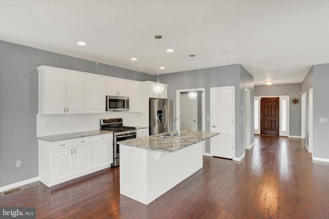 6038 STATION CIRCLE RD, Harrisburg, PA 17111