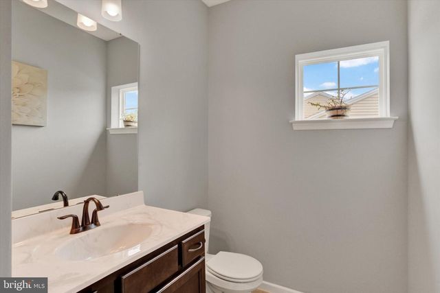 6038 STATION CIRCLE RD, Harrisburg, PA 17111
