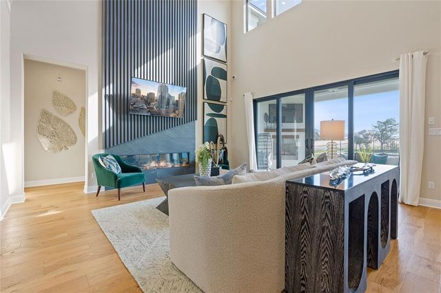 1300 Shelby LN, Georgetown, TX 78628