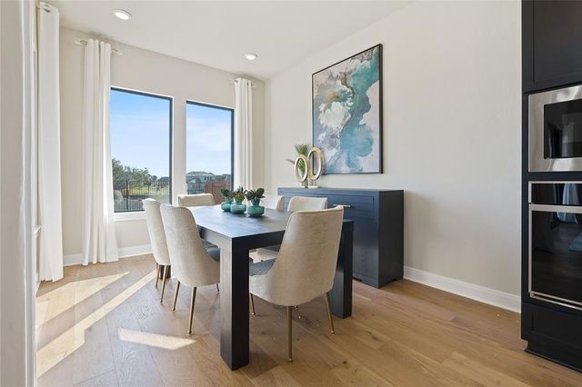 1300 Shelby LN, Georgetown, TX 78628