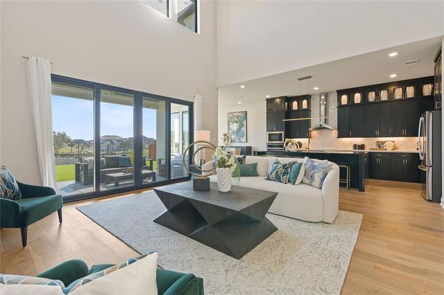 1300 Shelby LN, Georgetown, TX 78628