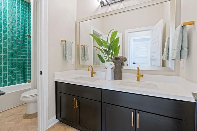 1300 Shelby LN, Georgetown, TX 78628