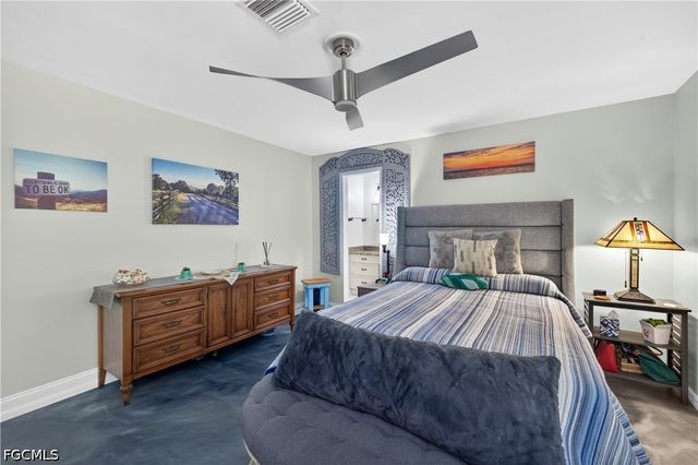 833 N Town And River DR, Fort Myers, FL 33919