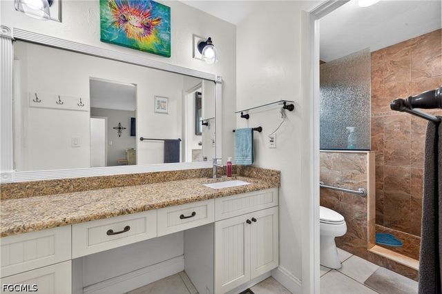 833 N Town And River DR, Fort Myers, FL 33919