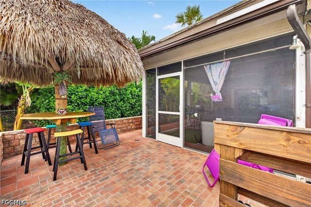 833 N Town And River DR, Fort Myers, FL 33919