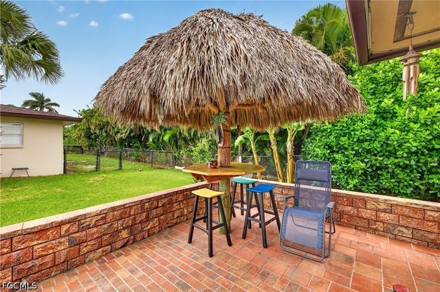 833 N Town And River DR, Fort Myers, FL 33919