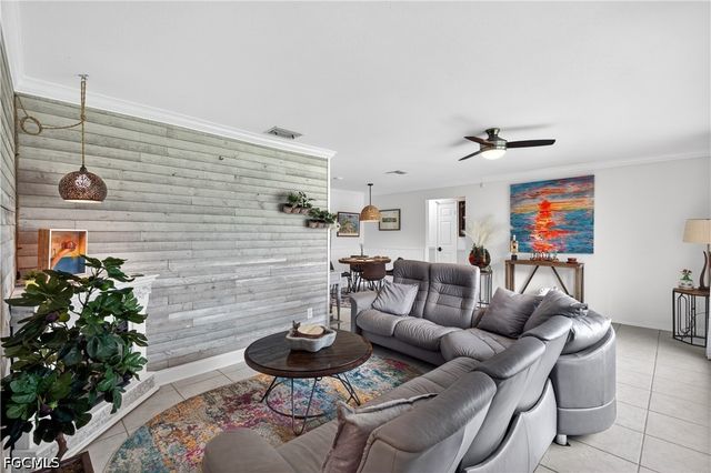 833 N Town And River DR, Fort Myers, FL 33919