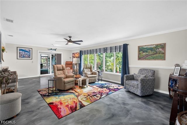 833 N Town And River DR, Fort Myers, FL 33919