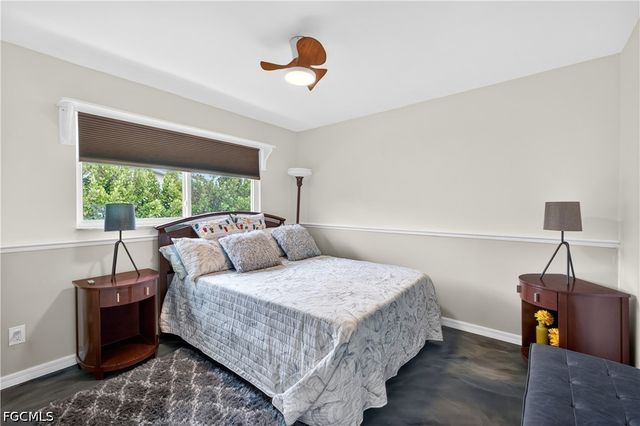 833 N Town And River DR, Fort Myers, FL 33919