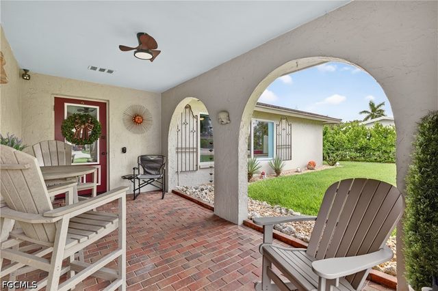 833 N Town And River DR, Fort Myers, FL 33919
