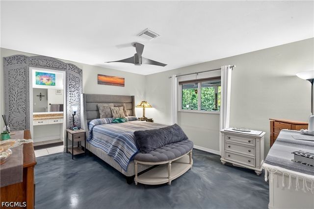 833 N Town And River DR, Fort Myers, FL 33919