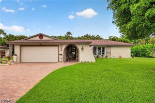 833 N Town And River DR, Fort Myers, FL 33919