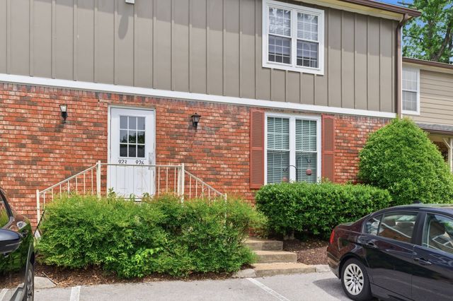 924 Coarsey Dr, Nashville, TN 37217