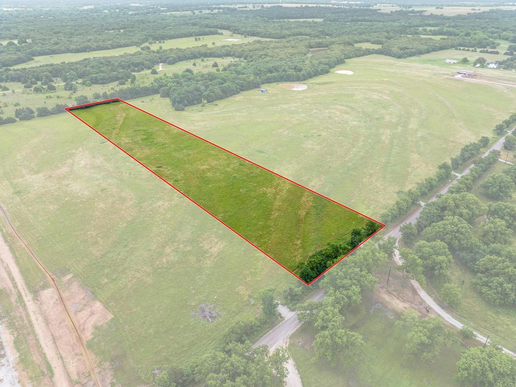 2416 Riley Road, Whitesboro, TX 76273