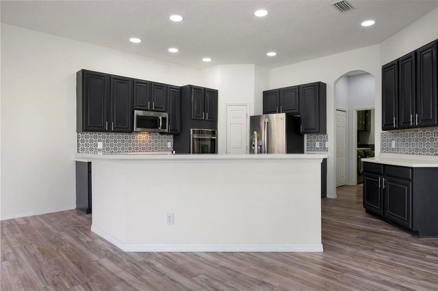 6121 46TH LANE E, Bradenton, FL 34203