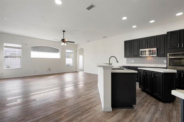 6121 46TH LANE E, Bradenton, FL 34203