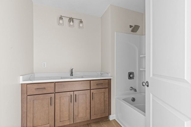 393-7 Court St 7, Plymouth, MA 02360