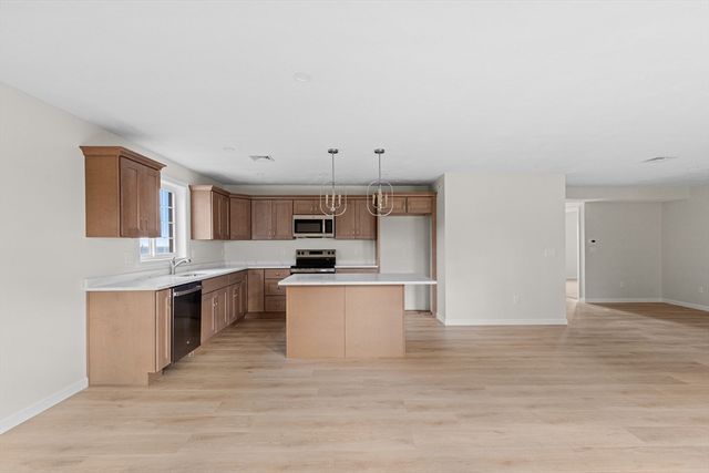 393-7 Court St 7, Plymouth, MA 02360
