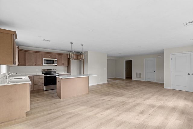 393-7 Court St 7, Plymouth, MA 02360