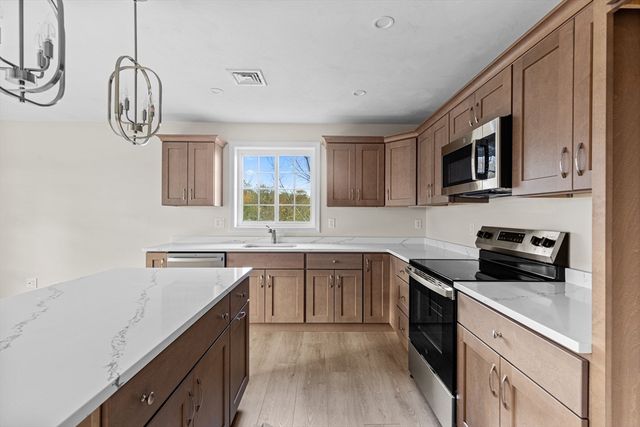 393-7 Court St 7, Plymouth, MA 02360