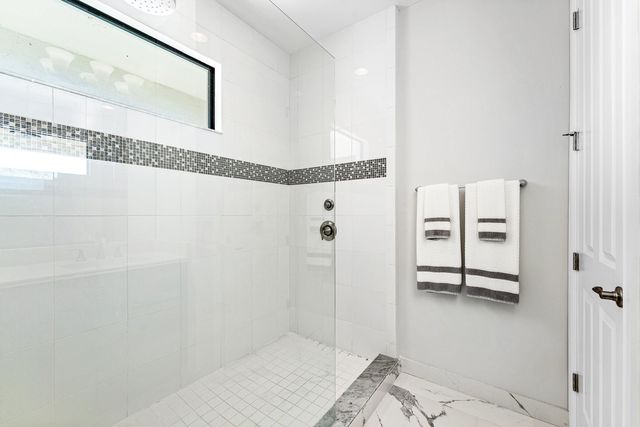 10 Windward Lane, Boynton Beach, FL 33435