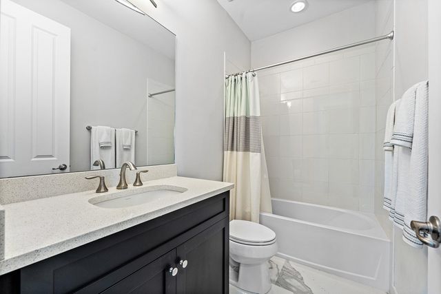 10 Windward Lane, Boynton Beach, FL 33435