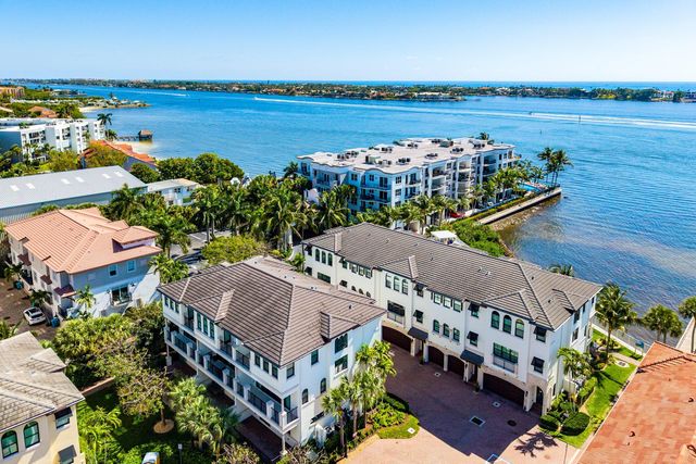 10 Windward Lane, Boynton Beach, FL 33435