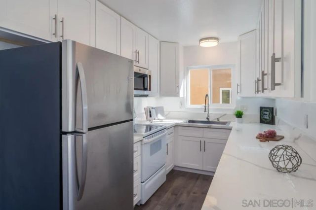 10532 Caminito Rimini, San Diego, CA 92129