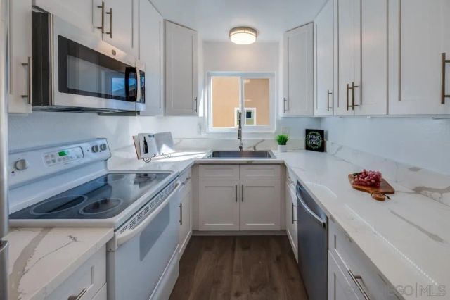 10532 Caminito Rimini, San Diego, CA 92129