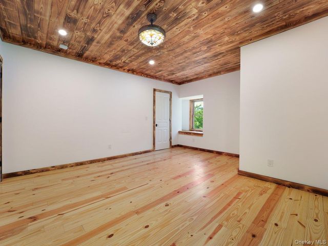 608 High Road, Glen Spey, NY 12737
