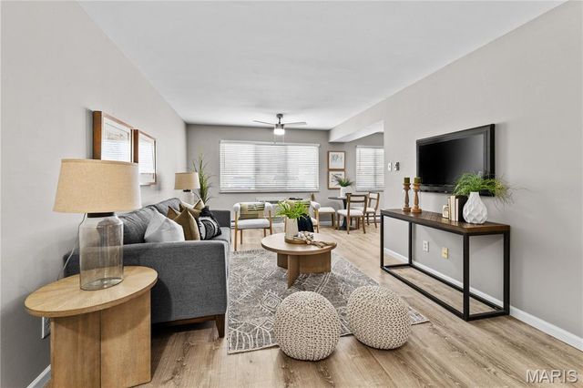 9924 Bunker Hill Drive A, St Louis, MO 63123