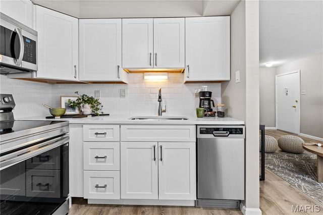 9924 Bunker Hill Drive A, St Louis, MO 63123