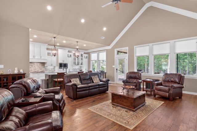 15 Tranquilo Lane, Hot Springs Village, AR 71909