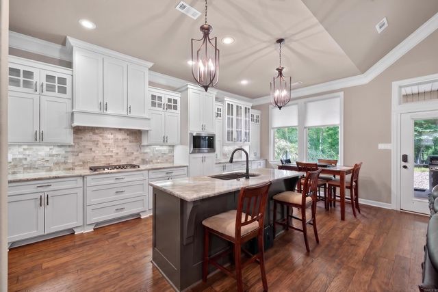 15 Tranquilo Lane, Hot Springs Village, AR 71909