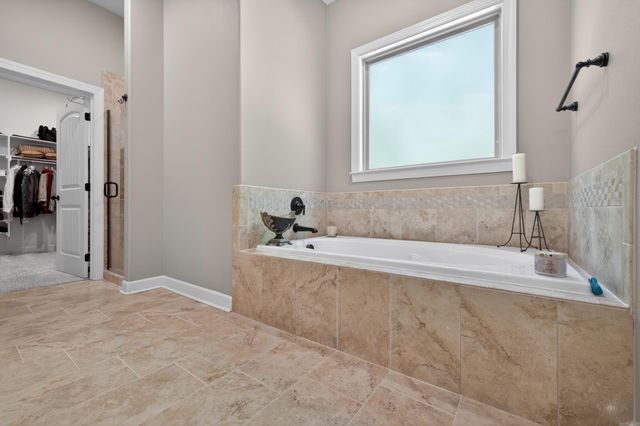 15 Tranquilo Lane, Hot Springs Village, AR 71909