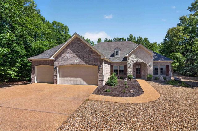 15 Tranquilo Lane, Hot Springs Village, AR 71909