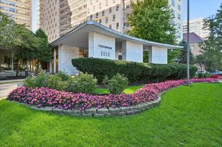 3950 N Lake Shore Drive 703, Chicago, IL 60613