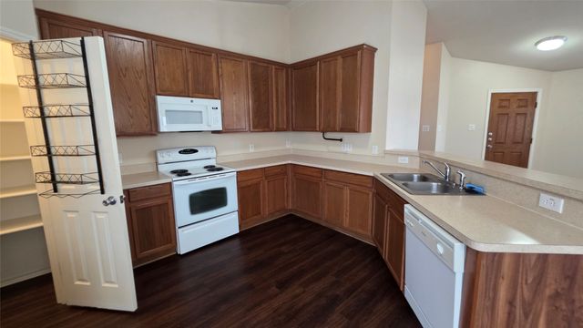 8928 Sunny Hollow Drive, Fort Worth, TX 76179