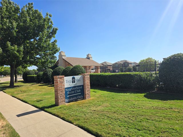 8928 Sunny Hollow Drive, Fort Worth, TX 76179