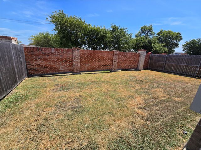 8928 Sunny Hollow Drive, Fort Worth, TX 76179