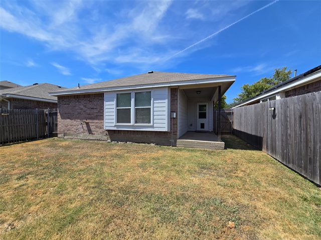 8928 Sunny Hollow Drive, Fort Worth, TX 76179