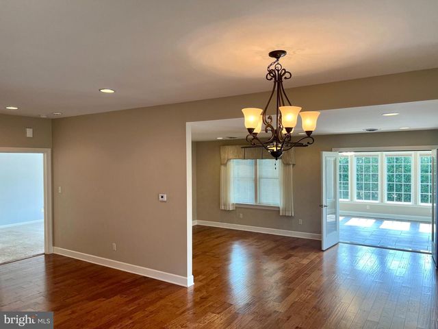 180 TOBIN DR, Chambersburg, PA 17201